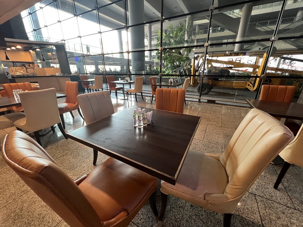 Aviserv Arrival Lounge Mumbai - Dining Chair