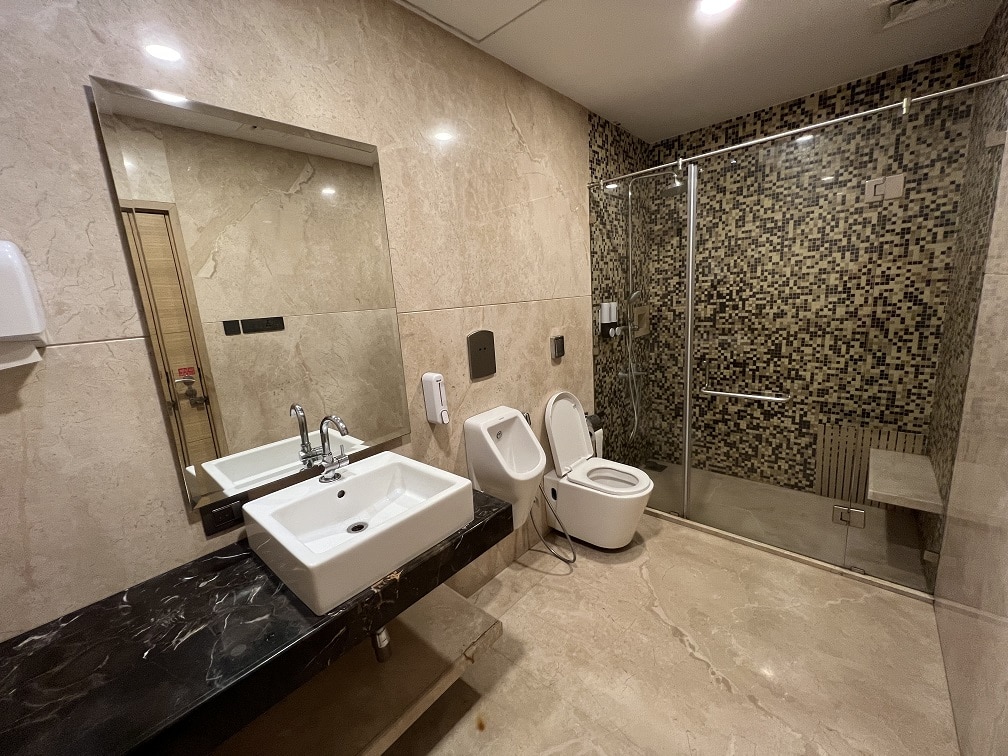 Aviserv Arrival Lounge Mumbai - Shower Facilities